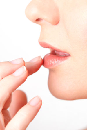 Optimale Lippenpflege mit Cannabidiol von der Cannabis Pflanze.